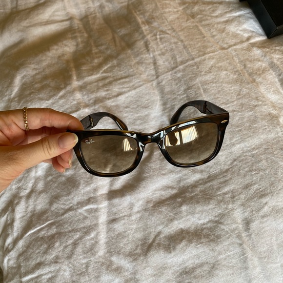 Ray-Ban folding sunglasses - Picture 2 of 7